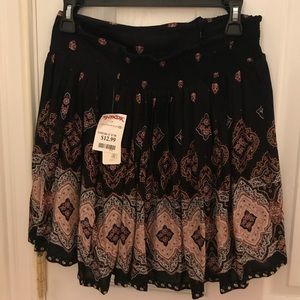 Patterned flowy skirt